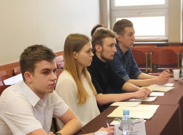 Zdjęcie nr 11 z galerii II Otwarty Turniej Debat Oksfordzkich - eliminacje