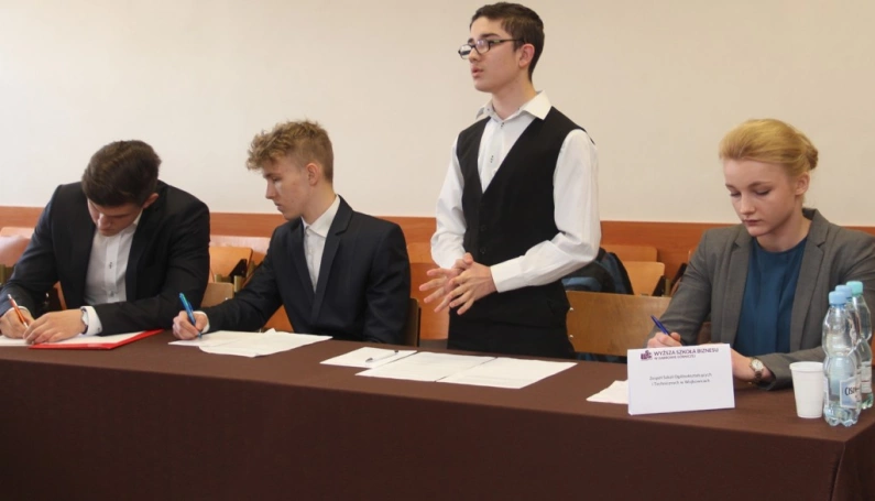 Zdjęcie nr 12 z galerii II Otwarty Turniej Debat Oksfordzkich - eliminacje