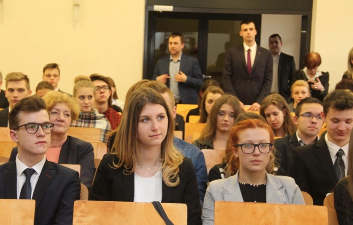 Zdjęcie nr 37 z galerii II Otwarty Turniej Debat Oksfordzkich - eliminacje