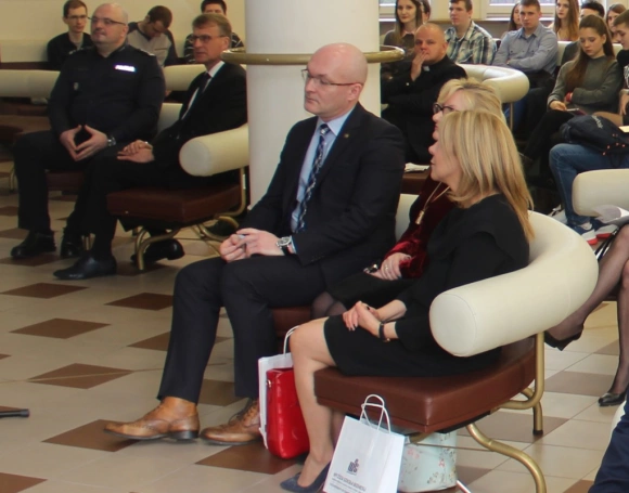 Zdjęcie nr 2 z galerii W trosce o współczesną rodzinę...- konteksty pedagogiczne i prawne - pierwszy dzień Konferencji