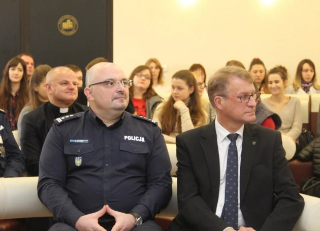 Zdjęcie nr 12 z galerii W trosce o współczesną rodzinę...- konteksty pedagogiczne i prawne - pierwszy dzień Konferencji