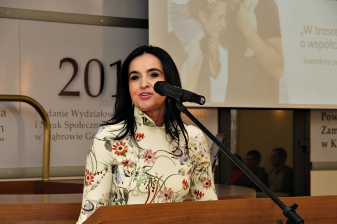 Zdjęcie nr 18 z galerii W trosce o współczesną rodzinę...- konteksty pedagogiczne i prawne - pierwszy dzień Konferencji