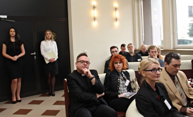 Zdjęcie nr 21 z galerii W trosce o współczesną rodzinę...- konteksty pedagogiczne i prawne - pierwszy dzień Konferencji