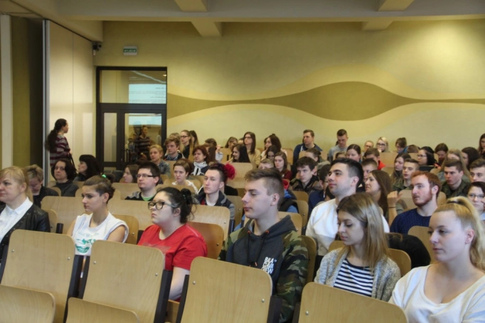 Zdjęcie nr 8 z galerii Rekordowe Targi Pracy i Praktyk Studenckich w Wyższej Szkole Biznesu w Dąbrowie Górniczej