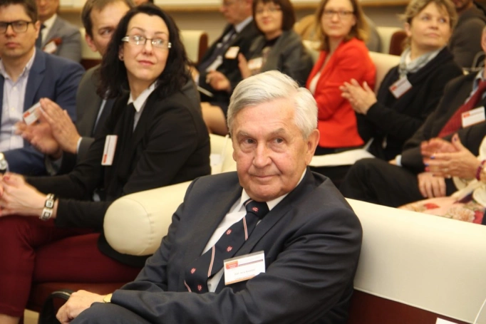 Zdjęcie nr 2 z galerii Konferencja "Sukcesy i wyzwania w naukach o zarządzaniu. Od tradycji do współczesności. Współczesne kontynuacje dorobku Karola Adamieckiego"