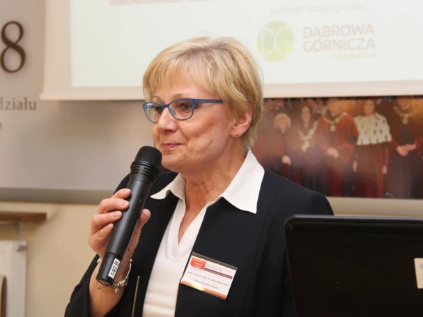 Zdjęcie nr 4 z galerii Konferencja "Sukcesy i wyzwania w naukach o zarządzaniu. Od tradycji do współczesności. Współczesne kontynuacje dorobku Karola Adamieckiego"