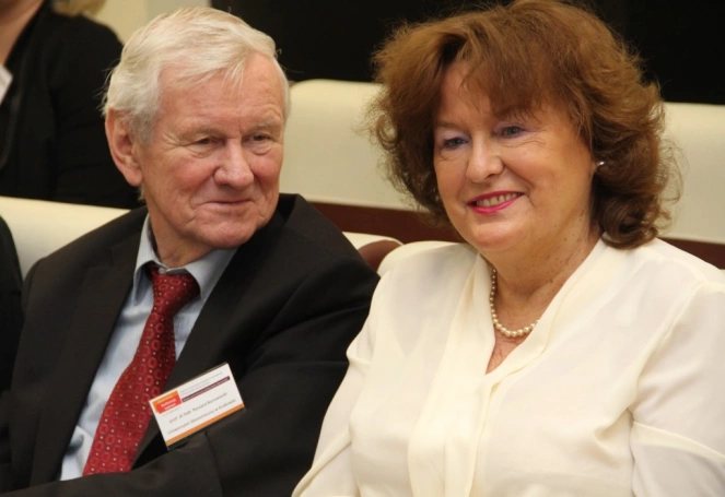 Zdjęcie nr 5 z galerii Konferencja "Sukcesy i wyzwania w naukach o zarządzaniu. Od tradycji do współczesności. Współczesne kontynuacje dorobku Karola Adamieckiego"