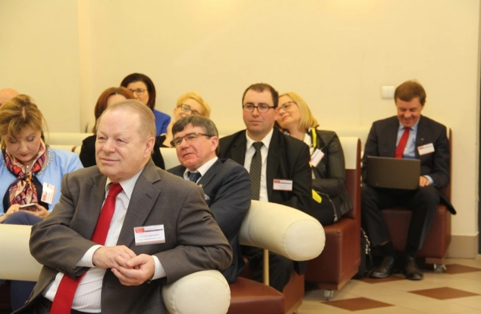 Zdjęcie nr 24 z galerii Konferencja "Sukcesy i wyzwania w naukach o zarządzaniu. Od tradycji do współczesności. Współczesne kontynuacje dorobku Karola Adamieckiego"