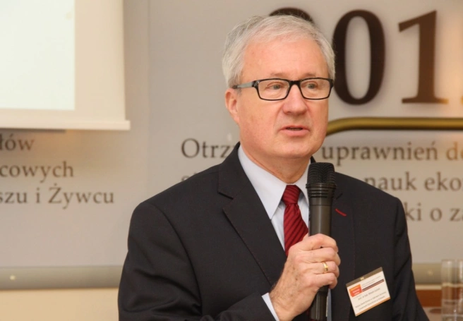 Zdjęcie nr 27 z galerii Konferencja "Sukcesy i wyzwania w naukach o zarządzaniu. Od tradycji do współczesności. Współczesne kontynuacje dorobku Karola Adamieckiego"