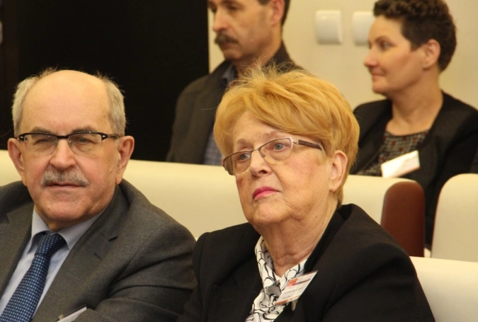 Zdjęcie nr 28 z galerii Konferencja "Sukcesy i wyzwania w naukach o zarządzaniu. Od tradycji do współczesności. Współczesne kontynuacje dorobku Karola Adamieckiego"