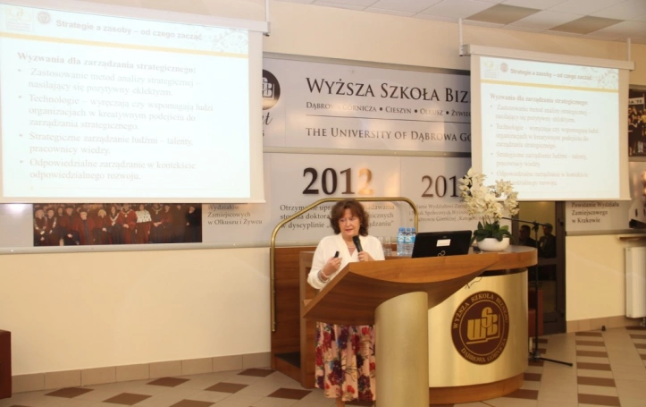 Zdjęcie nr 44 z galerii Konferencja "Sukcesy i wyzwania w naukach o zarządzaniu. Od tradycji do współczesności. Współczesne kontynuacje dorobku Karola Adamieckiego"