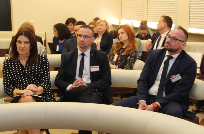 Zdjęcie nr 45 z galerii Konferencja "Sukcesy i wyzwania w naukach o zarządzaniu. Od tradycji do współczesności. Współczesne kontynuacje dorobku Karola Adamieckiego"