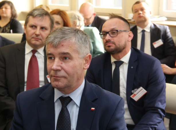 Zdjęcie nr 30 z galerii Konferencja "Sukcesy i wyzwania w naukach o zarządzaniu. Od tradycji do współczesności. Współczesne kontynuacje dorobku Karola Adamieckiego"