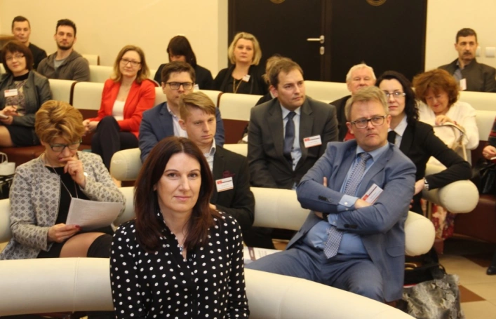 Zdjęcie nr 6 z galerii Konferencja "Sukcesy i wyzwania w naukach o zarządzaniu. Od tradycji do współczesności. Współczesne kontynuacje dorobku Karola Adamieckiego"