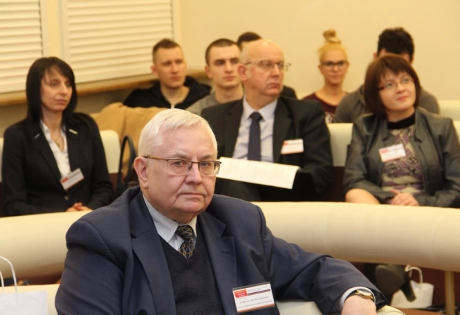 Zdjęcie nr 7 z galerii Konferencja "Sukcesy i wyzwania w naukach o zarządzaniu. Od tradycji do współczesności. Współczesne kontynuacje dorobku Karola Adamieckiego"