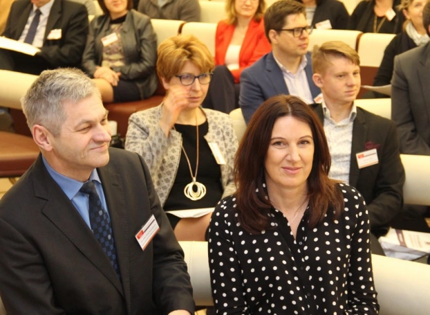 Zdjęcie nr 42 z galerii Konferencja "Sukcesy i wyzwania w naukach o zarządzaniu. Od tradycji do współczesności. Współczesne kontynuacje dorobku Karola Adamieckiego"