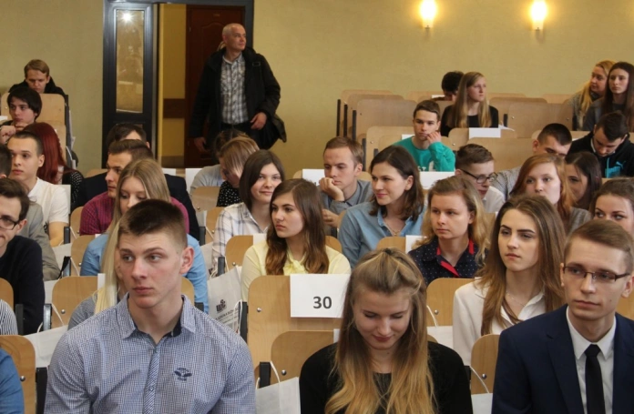 Zdjęcie nr 8 z galerii VII Ogólnopolski Konkurs Wiedzy Logistycznej - WYNIKI