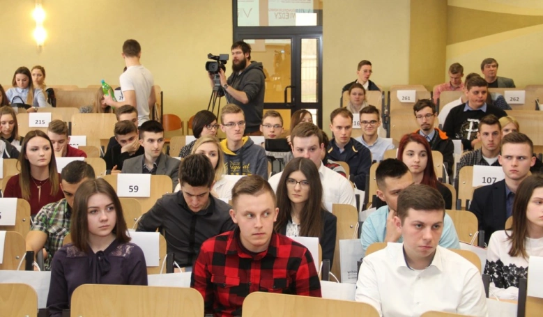 Zdjęcie nr 27 z galerii VII Ogólnopolski Konkurs Wiedzy Logistycznej - WYNIKI