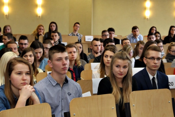 Zdjęcie nr 24 z galerii VII Ogólnopolski Konkurs Wiedzy Logistycznej - WYNIKI