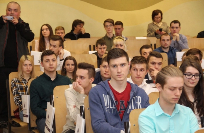 Zdjęcie nr 53 z galerii VII Ogólnopolski Konkurs Wiedzy Logistycznej - WYNIKI