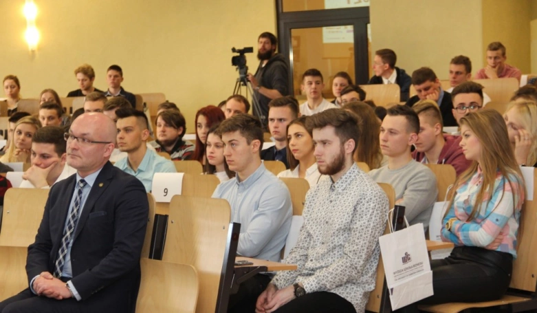 Zdjęcie nr 22 z galerii VII Ogólnopolski Konkurs Wiedzy Logistycznej - WYNIKI