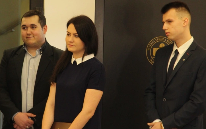 Zdjęcie nr 2 z galerii Złoty Argument w rękach uczniów z Zawiercia - finał II Otwartego Turnieju Debat Oxfordzkich