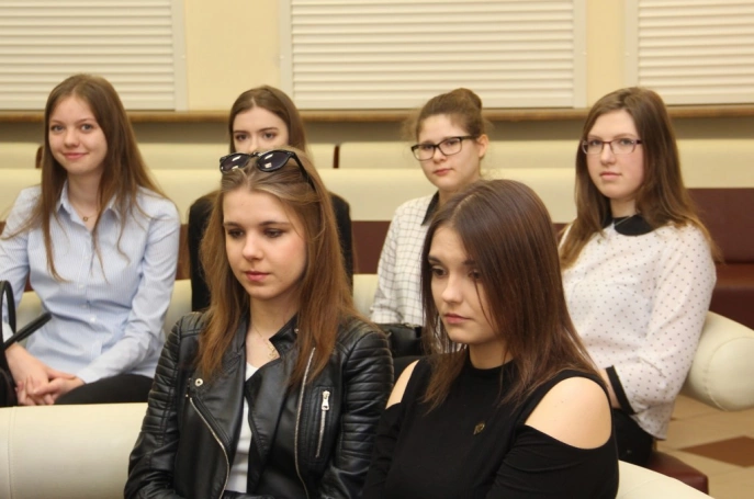 Zdjęcie nr 8 z galerii Złoty Argument w rękach uczniów z Zawiercia - finał II Otwartego Turnieju Debat Oxfordzkich