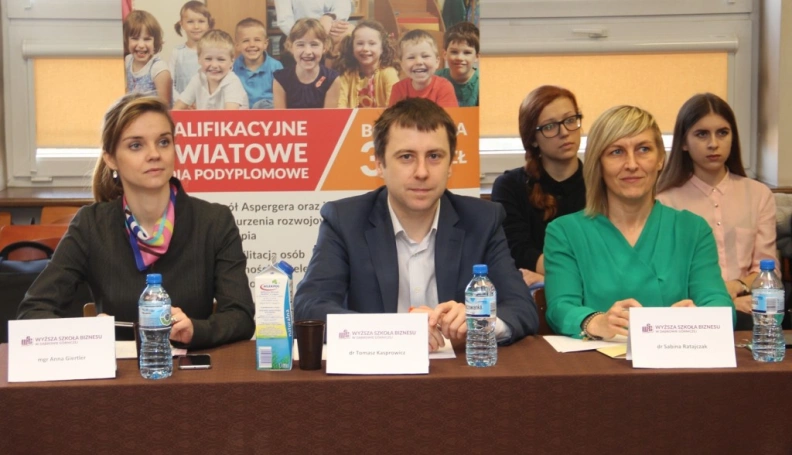 Zdjęcie nr 15 z galerii Złoty Argument w rękach uczniów z Zawiercia - finał II Otwartego Turnieju Debat Oxfordzkich