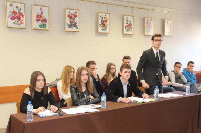 Zdjęcie nr 20 z galerii Złoty Argument w rękach uczniów z Zawiercia - finał II Otwartego Turnieju Debat Oxfordzkich