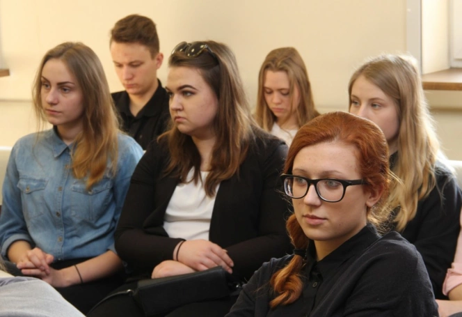 Zdjęcie nr 32 z galerii Złoty Argument w rękach uczniów z Zawiercia - finał II Otwartego Turnieju Debat Oxfordzkich