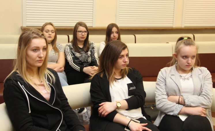 Zdjęcie nr 36 z galerii Złoty Argument w rękach uczniów z Zawiercia - finał II Otwartego Turnieju Debat Oxfordzkich