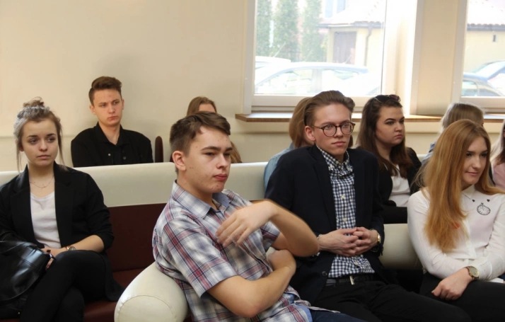 Zdjęcie nr 39 z galerii Złoty Argument w rękach uczniów z Zawiercia - finał II Otwartego Turnieju Debat Oxfordzkich