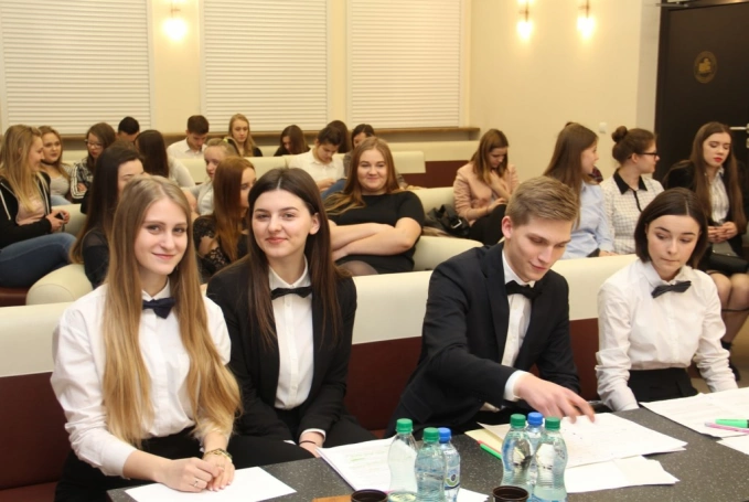 Zdjęcie nr 45 z galerii Złoty Argument w rękach uczniów z Zawiercia - finał II Otwartego Turnieju Debat Oxfordzkich