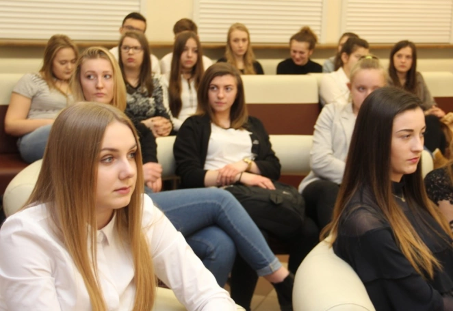 Zdjęcie nr 52 z galerii Złoty Argument w rękach uczniów z Zawiercia - finał II Otwartego Turnieju Debat Oxfordzkich