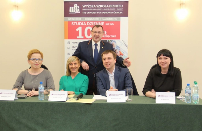 Zdjęcie nr 56 z galerii Złoty Argument w rękach uczniów z Zawiercia - finał II Otwartego Turnieju Debat Oxfordzkich