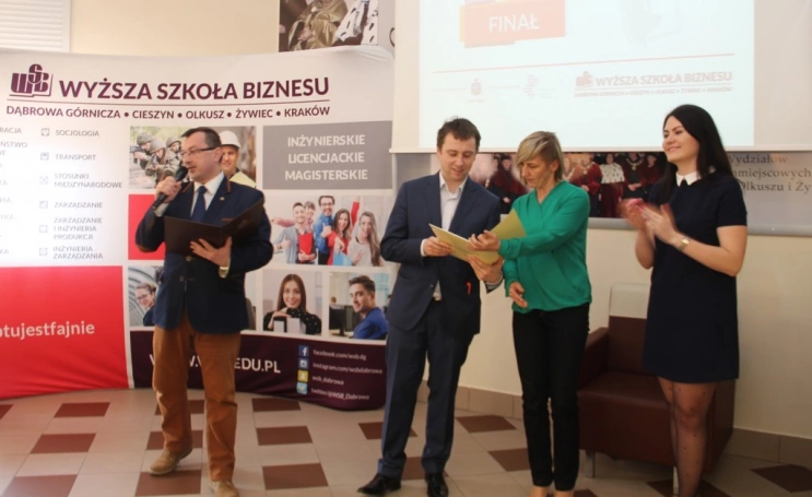 Zdjęcie nr 59 z galerii Złoty Argument w rękach uczniów z Zawiercia - finał II Otwartego Turnieju Debat Oxfordzkich