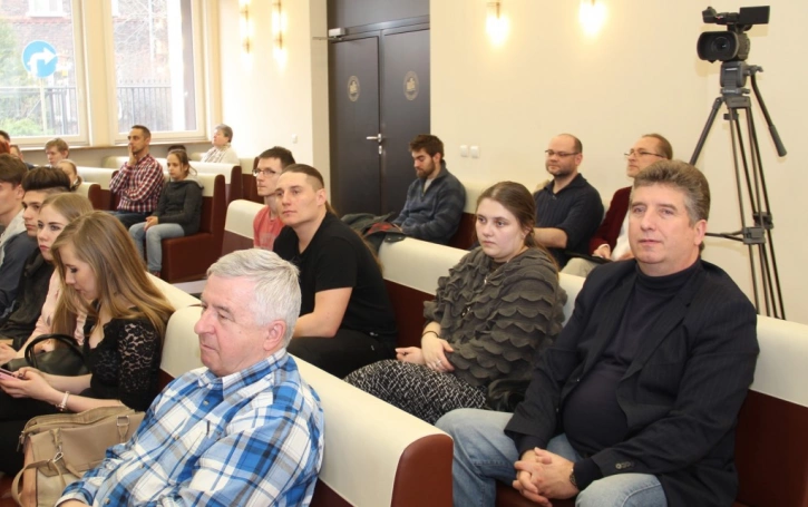 Zdjęcie nr 6 z galerii W Wyższej Szkole Biznesu w Dąbrowie Górniczej... czujemy bluesa! Drugi dzień XIII Festiwalu Nauki za nami!