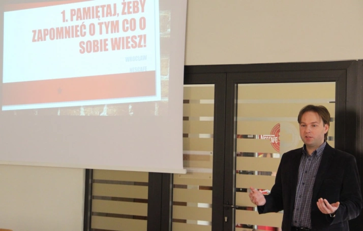 Zdjęcie nr 7 z galerii W Wyższej Szkole Biznesu w Dąbrowie Górniczej... czujemy bluesa! Drugi dzień XIII Festiwalu Nauki za nami!