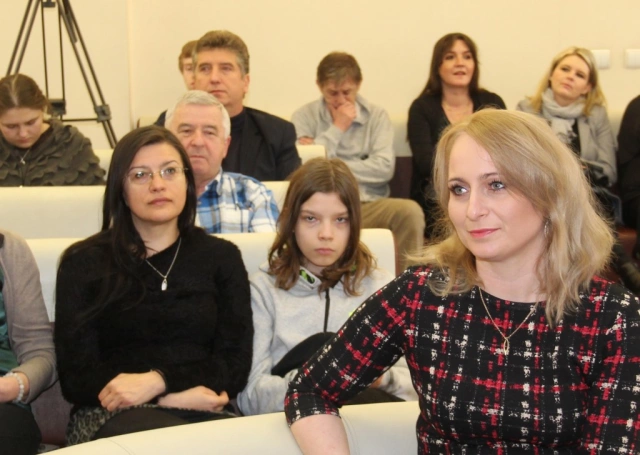 Zdjęcie nr 22 z galerii W Wyższej Szkole Biznesu w Dąbrowie Górniczej... czujemy bluesa! Drugi dzień XIII Festiwalu Nauki za nami!