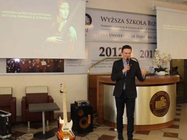 Zdjęcie nr 25 z galerii W Wyższej Szkole Biznesu w Dąbrowie Górniczej... czujemy bluesa! Drugi dzień XIII Festiwalu Nauki za nami!