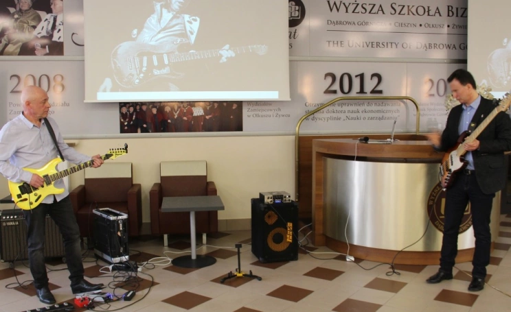 Zdjęcie nr 33 z galerii W Wyższej Szkole Biznesu w Dąbrowie Górniczej... czujemy bluesa! Drugi dzień XIII Festiwalu Nauki za nami!