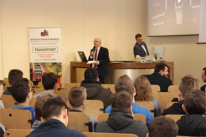 Zdjęcie nr 1 z galerii Tydzień Umiejętności Zawodowych w Wyższej Szkole Biznesu w Dąbrowie Górniczej