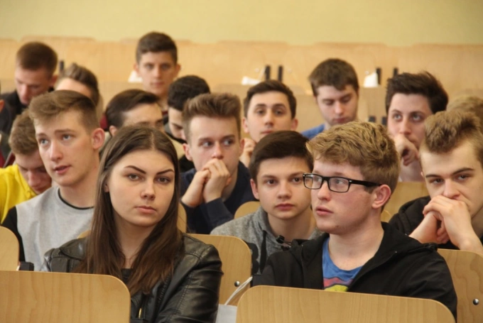 Zdjęcie nr 9 z galerii Tydzień Umiejętności Zawodowych w Wyższej Szkole Biznesu w Dąbrowie Górniczej