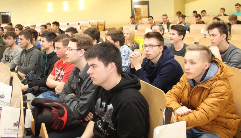 Zdjęcie nr 11 z galerii Tydzień Umiejętności Zawodowych w Wyższej Szkole Biznesu w Dąbrowie Górniczej