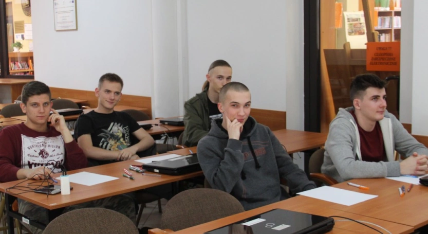 Zdjęcie nr 20 z galerii Tydzień Umiejętności Zawodowych w Wyższej Szkole Biznesu w Dąbrowie Górniczej