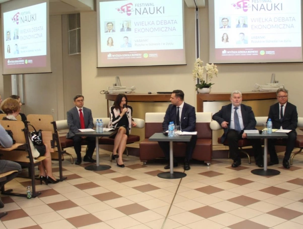 Zdjęcie nr 1 z galerii Vabank. Ryzyko w biznesie i życiu - wielka debata ekonomiczna