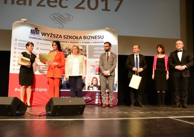 Zdjęcie nr 11 z galerii Gala wręczenia dyplomów absolwentom studiów podyplomowych - Pałac Kultury Zagłębia
