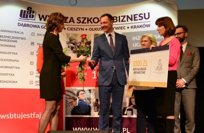 Zdjęcie nr 15 z galerii Gala wręczenia dyplomów absolwentom studiów podyplomowych - Pałac Kultury Zagłębia