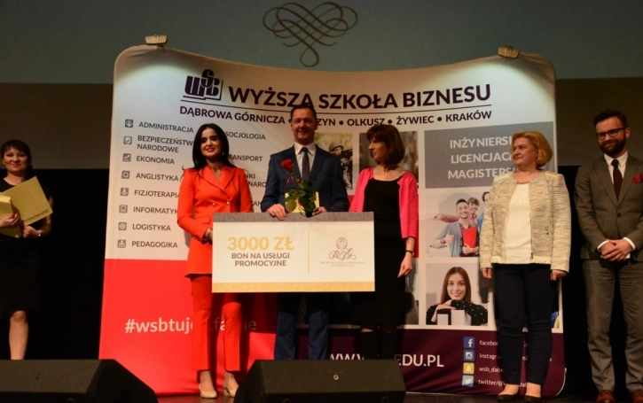 Zdjęcie nr 16 z galerii Gala wręczenia dyplomów absolwentom studiów podyplomowych - Pałac Kultury Zagłębia