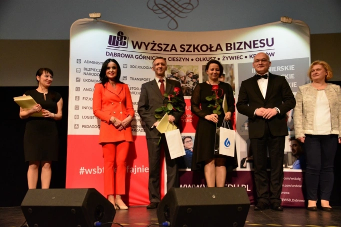 Zdjęcie nr 18 z galerii Gala wręczenia dyplomów absolwentom studiów podyplomowych - Pałac Kultury Zagłębia